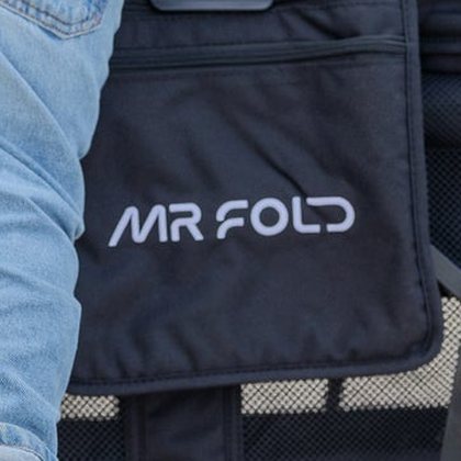 Close-up of the front with logo